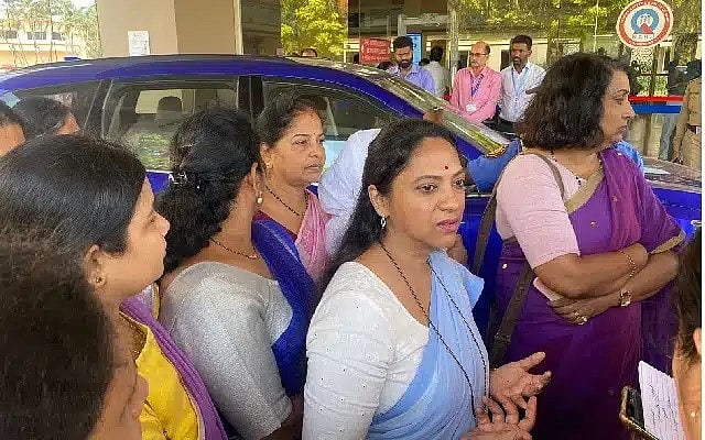 ಕಡಬ ಆ್ಯಸಿಡ್ ದಾಳಿ: ಸಂತ್ರಸ್ತ ಬಾಲಕಿಯರಿಗೆ ತಲಾ 4 ಲಕ್ಷ ರೂ ಪರಿಹಾರ: ಮಹಿಳಾ ಆಯೋಗದ ಅಧ್ಯಕ್ಷೆ