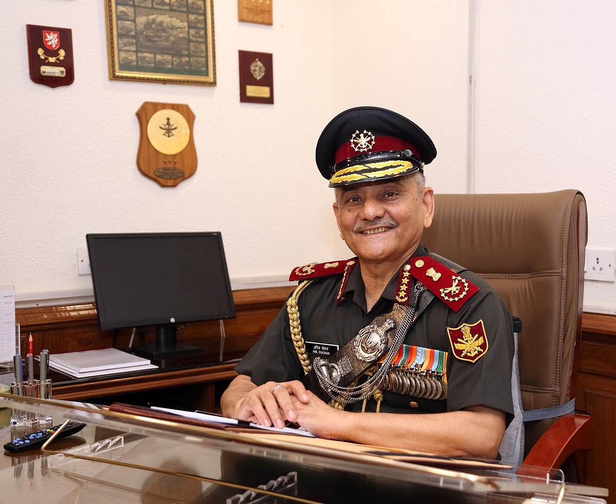 ಆರ್ಥಿಕ ಸಂಕಷ್ಟದ ನಡುವೆಯೂ ಪಾಕ್ ಸೇನೆ ನಮಗೆ ಅಪಾಯಕಾರಿ: ಸಿಡಿಎಸ್