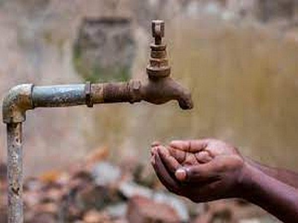 ಬೆಂಗಳೂರಿನಲ್ಲಿ ಕುಡಿಯುವ ನೀರಿನ ಸಮಸ್ಯೆ; ಸಿಎಂ ಅಧ್ಯಕ್ಷತೆಯಲ್ಲಿ ನಾಳೆ ಸಭೆ, ಸಿದ್ದರಾಮಯ್ಯ ವಿರುದ್ಧ ಆರ್ ಅಶೋಕ ಕಿಡಿ