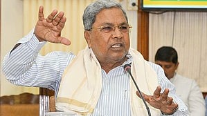 ಸಂವಿಧಾನಕ್ಕೆ ಬದ್ಧ ಎಂದು ಪ್ರಮಾಣ ಸ್ವೀಕರಿಸಿ, ಅದೇ ಸಂವಿಧಾನದ ವಿರುದ್ಧ ಮಾತನಾಡುವ Ananth Kumar Hegde ಉಚ್ಛಾಟಿಸಿ: ಬಿಜೆಪಿಗೆ ಸಿದ್ದರಾಮಯ್ಯ ಸವಾಲು!