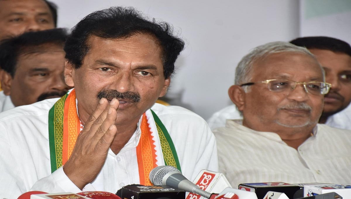 ಲೋಕಸಭೆ ಚುನಾವಣೆ ಹೊತ್ತಲ್ಲೇ ಕಾಂಗ್ರೆಸ್ ಗೆ ಬೂಸ್ಟರ್ ಡೋಸ್: ಕೈ ಅಭ್ಯರ್ಥಿ ಲಕ್ಷ್ಮಣ್ ಗೆ ಒಕ್ಕಲಿಗ ಸಂಘ ಬೆಂಬಲ