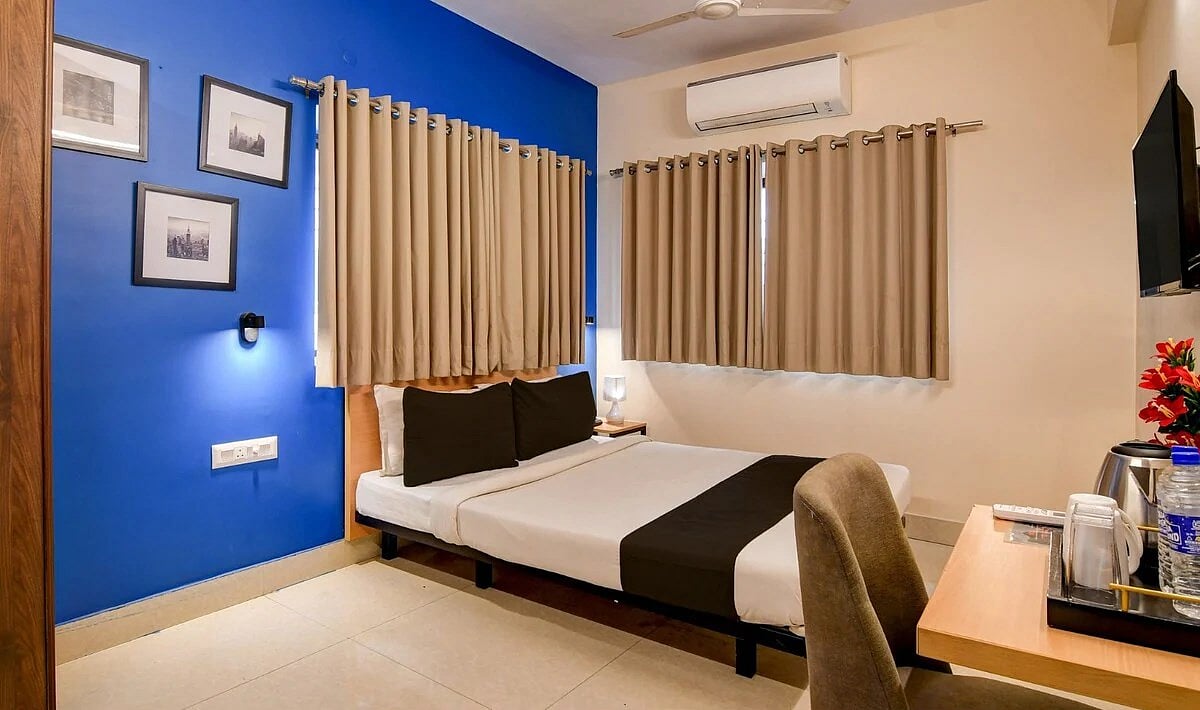 ಬಿಸಿಲಿನ ಬೇಗೆಯಿಂದ ತಪ್ಪಿಸಿಕೊಳ್ಳಲು OYO Room ಮೊರೆ ಹೋದ ವ್ಯಕ್ತಿ!: ಸಂಸ್ಥೆಯ ಪ್ರತಿಕ್ರಿಯೆ ಹೀಗಿದೆ...