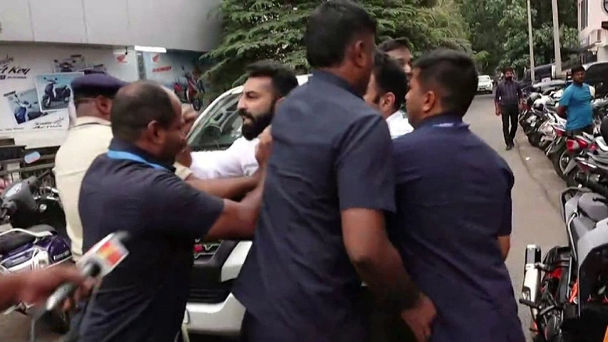 ಮೋದಿ ಪ್ರಚಾರದ ವೇಳೆ ಭದ್ರತಾ ಲೋಪ?: ಚೊಂಬು ಪ್ರದರ್ಶಿಸಿ ಪ್ರತಿಭಟಿಸಲು ಯತ್ನಿಸಿದ ನಲಪಾಡ್ ವಶಕ್ಕೆ
