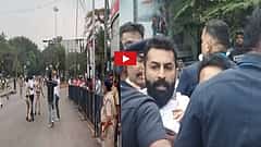 ಪ್ರಧಾನಿ ಮೋದಿ ಬೆಂಗಳೂರು ಭೇಟಿ ವೇಳೆ ಚೊಂಬು ಪ್ರದರ್ಶಿಸಿದ ನಲಪಾಡ್ ಅಂಡ್ ಗ್ಯಾಂಗ್,  ನೋಡುತ್ತಾ ನಿಂತ ಪೊಲೀಸರು, ವಿಡಿಯೋ!