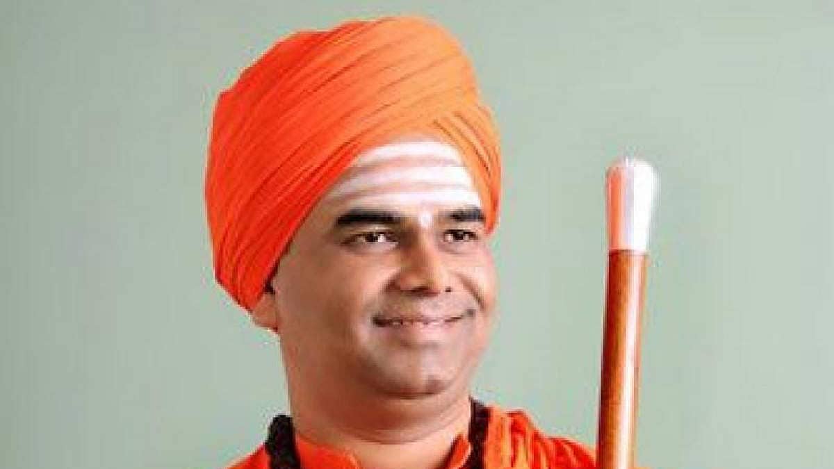 'ರಾಜಕೀಯ ಬೇಕಾ, ಸನ್ಯಾಸತ್ವ ಸಾಕಾ, ಯೋಚನೆ ಮಾಡಿ ಶ್ರೀಗಳೇ': ದಿಂಗಾಲೇಶ್ವರ ಸ್ವಾಮಿಗೆ ಭಕ್ತರ ಮನವಿ!