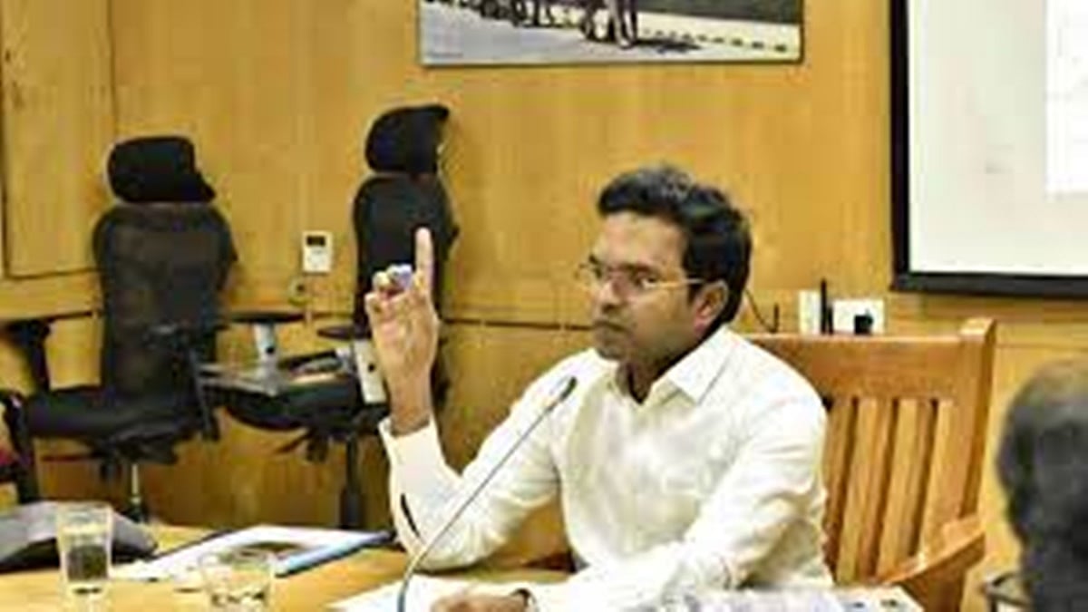 ಮಳೆ ನೀರು ಒಳಚರಂಡಿಗೆ ಸೇರದಂತೆ ಮುಂಜಾಗ್ರತೆ ವಹಿಸಿ: ಜಲಮಂಡಳಿ ಅಧ್ಯಕ್ಷ ಡಾ ರಾಮ್ ಪ್ರಸಾತ್ ಮನೋಹರ್ ಸೂಚನೆ