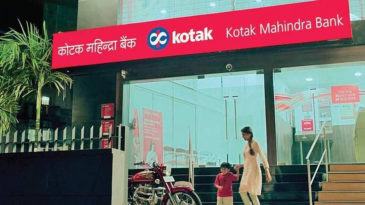 Kotak Mahindra Bank ಮೇಲೆ RBI ಕ್ರಮ: ಆನ್ಲೈನ್, ಮೊಬೈಲ್ ಬ್ಯಾಂಕಿಂಗ್, ಹೊಸ ಕ್ರೆಡಿಟ್ ಕಾರ್ಡ್ಗಳನ್ನು ನಿಷೇಧಿಸಿದ್ದೇಕೆ?