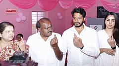 ಬೆಂಗಳೂರು ಗ್ರಾಮಾಂತರದಲ್ಲಿ ಕಾಂಗ್ರೆಸ್ ನಾಯಕರಿಂದ ಮತದಾರರಿಗೆ ಗಿಫ್ಟ್ ಕಾರ್ಡ್​​ ಹಂಚಿಕೆ: ಹೆಚ್ ಡಿ ಕುಮಾರಸ್ವಾಮಿ ಆರೋಪ