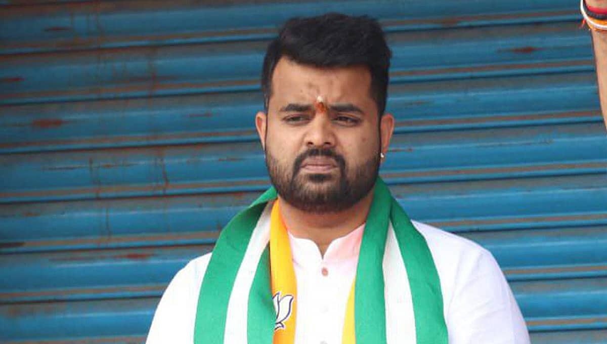 ಪ್ರಜ್ವಲ್ ರೇವಣ್ಣ ಪೆನ್ ಡ್ರೈವ್ ಹಿಂದೆ ಡಿಕೆಶಿ ಕೈವಾಡ- ಕುಮಾರಸ್ವಾಮಿ ಹತಾಶೆ ಹೇಳಿಕೆ: ಕಾಂಗ್ರೆಸ್ ಆರೋಪ