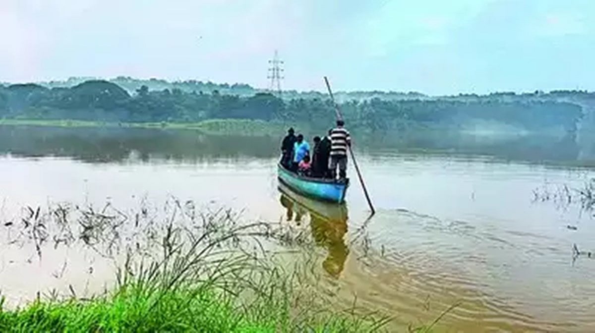 ಮಂಗಳೂರು: ಸೌಕರ್ಯಗಳ ಕೊರತೆಯನ್ನು ನೆಪಮಾಡದೆ ಮತದಾನ ಮಾಡಿದ ಪಾವೂರ್ ಉಲಿಯಾ ದ್ವೀಪದ ಜನತೆ