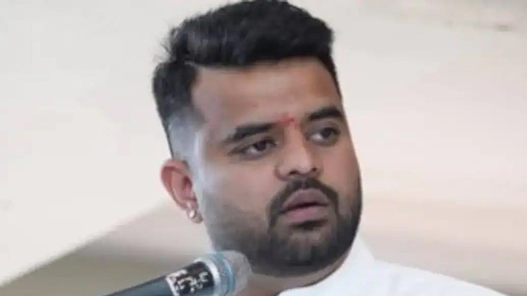 ಹಾಸನ: ಪ್ರಜ್ವಲ್ ರೇವಣ್ಣ ಬಳಸುತ್ತಿದ್ದ ಹಾಸಿಗೆ, ದಿಂಬು ವಶಕ್ಕೆ ಪಡೆದ SIT!