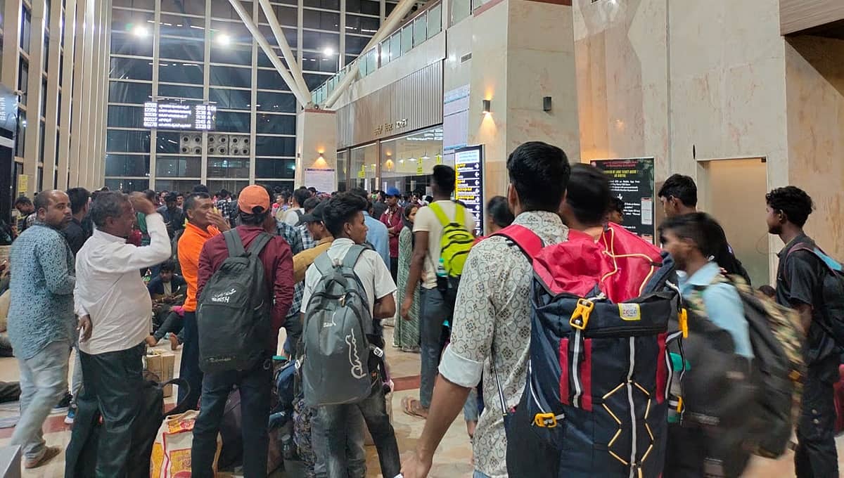 ಬೆಂಗಳೂರು: ದೇಶದ ಮೊದಲ ಹವಾನಿಯಂತ್ರಿತ ರೈಲ್ವೆ ಟರ್ಮಿನಲ್, ಗಾಜಿನ ಕಟ್ಟಡದೊಳಗೆ ಬಿಸಿಲಿನ ಝಳಕ್ಕೆ ಪ್ರಯಾಣಿಕರು ಹೈರಾಣ!