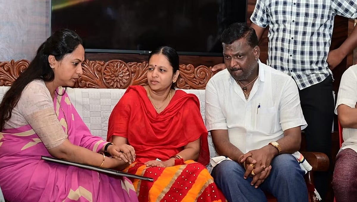 ನೇಹಾ ಹಿರೇಮಠ್ ಮನೆಗೆ ಮಹಿಳಾ ಆಯೋಗದ ಅಧ್ಯಕ್ಷೆ ನಾಗಲಕ್ಷ್ಮಿ ಚೌಧರಿ ಭೇಟಿ