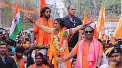 ಪ್ರಚಾರದ ವೇಳೆ ಮಸೀದಿಯತ್ತ ಬಾಣದ ಸನ್ನೆ: ಹೈದರಾಬಾದ್ ಬಿಜೆಪಿ ಅಭ್ಯರ್ಥಿ ವಿರುದ್ಧ ಒವೈಸಿ ಕಿಡಿ, ಸ್ಪಷ್ಟನೆ ನೀಡಿದ Madhavi Latha!