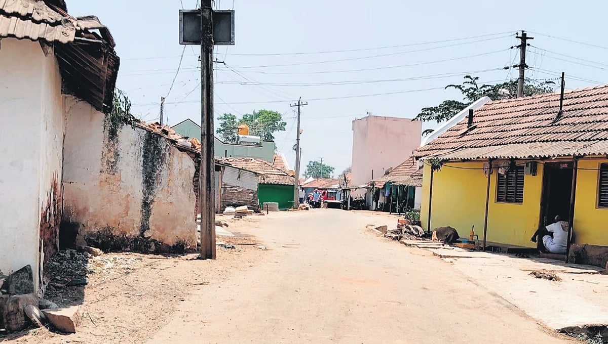 ಚಾಮರಾಜನಗರ: ಶಾಸಕರ ಕಾರ್ಯವೈಖರಿಗೆ ಅಸಮಾಧಾನ; ಮೈಸೂರು-ಊಟಿ ಹೆದ್ದಾರಿ ಅಗಲೀಕರಣಕ್ಕೆ ಬೇಡಿಕೆ