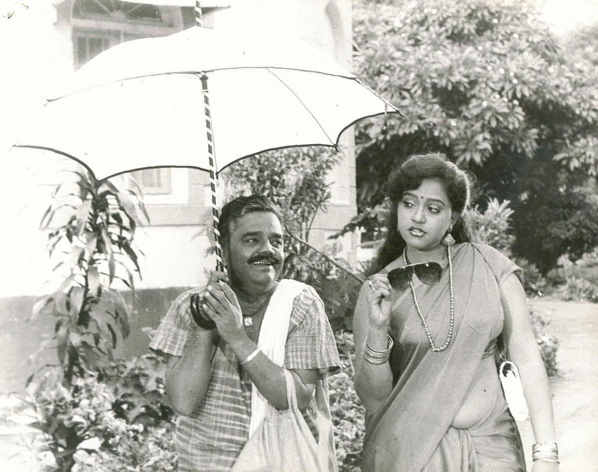ಹೆಂಡ್ತಿ ಹೇಳಿದರೆ ಕೇಳಬೇಕು ಚಿತ್ರದಲ್ಲಿ ದ್ವಾರಕೀಶ್