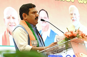 ಗ್ಯಾರಂಟಿ ಯೋಜನೆಗಳ ಬಗ್ಗೆ ಟೀಕೆ: ಬಿ ವೈ ವಿಜಯೇಂದ್ರ ವಿರುದ್ಧ ಚುನಾವಣಾ ಆಯೋಗಕ್ಕೆ ಕಾಂಗ್ರೆಸ್ ದೂರು