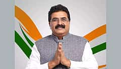 ಮಂಡ್ಯ: ಕಾಂಗ್ರೆಸ್ ಅಭ್ಯರ್ಥಿ 'ಸ್ಟಾರ್ ಚಂದ್ರು', ಪತ್ನಿಯ ಆಸ್ತಿ ಮೌಲ್ಯ 633 ಕೋಟಿ ರೂ.!