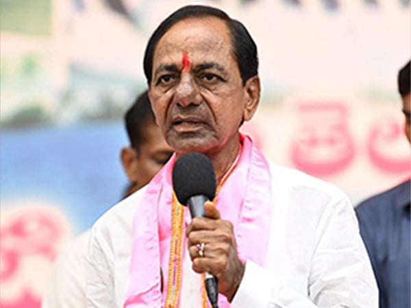 ಕಾಂಗ್ರೆಸ್ ವಿರುದ್ಧ ಅಸಭ್ಯ ಹೇಳಿಕೆ: ತೆಲಂಗಾಣ ಮಾಜಿ ಸಿಎಂ ಕೆಸಿಆರ್ಗೆ ಚುನಾವಣಾ ಆಯೋಗ ನೋಟಿಸ್