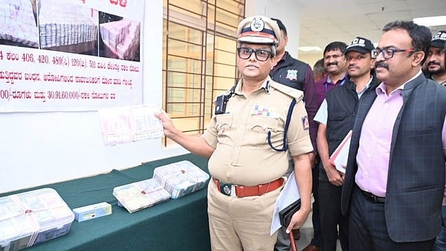 ಬೆಂಗಳೂರು: ಸಿಸಿಬಿ ಪೊಲೀಸರ ಭರ್ಜರಿ ಬೇಟೆ; 30.92 ಕೋಟಿ ರೂ. ಮುಖಬೆಲೆಯ ನಕಲಿ ನೋಟು ವಶ, ಐವರ ಬಂಧನ