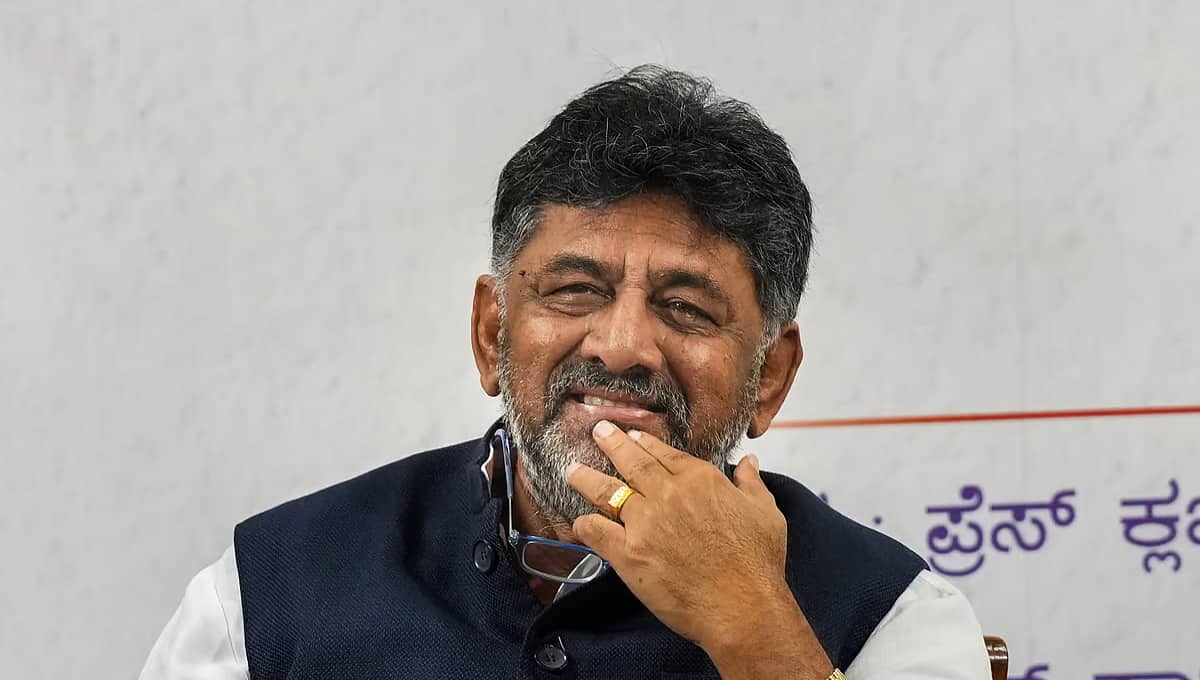 ಖರ್ಗೆಗೆ ಚುನಾವಣಾ ತಯಾರಿ ವರದಿ ಸಲ್ಲಿಕೆ; ದಿಂಗಾಲೇಶ್ವರ ಸ್ವಾಮೀಜಿ ಬೆಂಬಲಿಸಲು ಸಾಧ್ಯವಿಲ್ಲ: ಡಿಕೆ ಶಿವಕುಮಾರ್