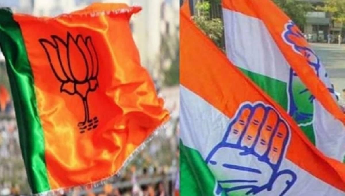 ಕಾಂಗ್ರೆಸ್ ಗ್ಯಾರಂಟಿ ಕಾರ್ಡ್ ಗಳ ವಿತರಣೆ: ಚುನಾವಣಾ ಆಯೋಗಕ್ಕೆ ಬಿಜೆಪಿ ದೂರು