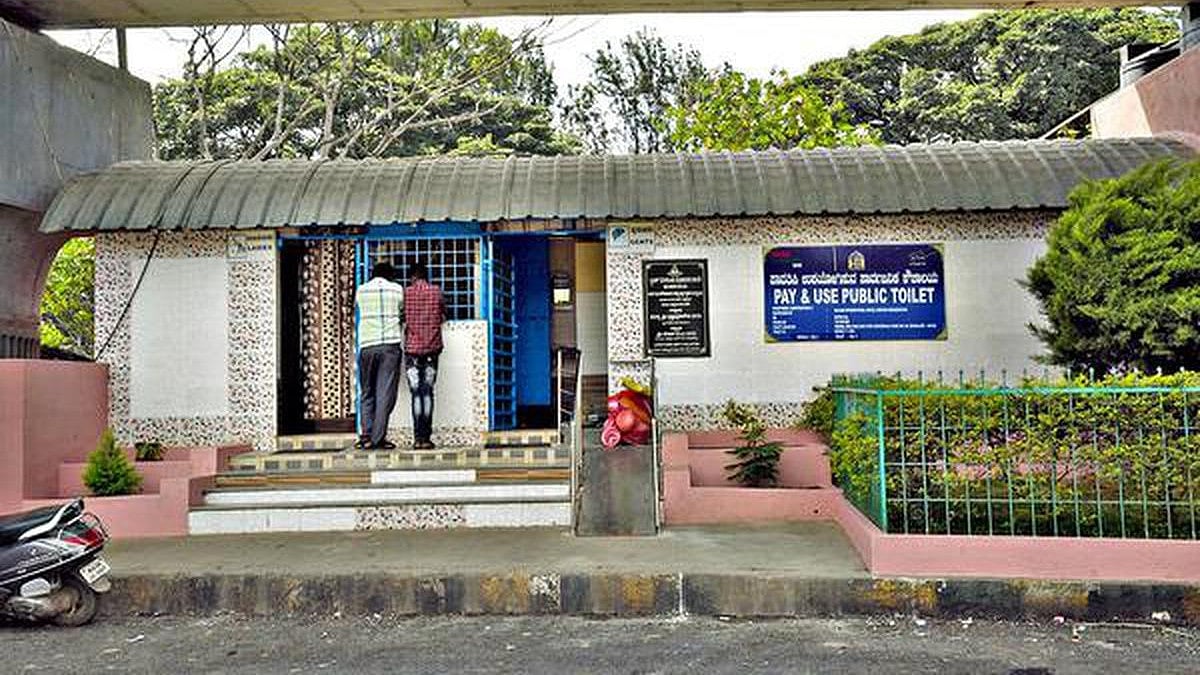 ಬೆಂಗಳೂರು ಜಲ ಬಿಕ್ಕಟ್ಟು: ಸಾರ್ವಜನಿಕ ಶೌಚಾಲಯದ ಮೇಲೂ ಪರಿಣಾಮ; 5 ರೂ. ಇದ್ದ ಶುಲ್ಕ 10ಕ್ಕೆ ಏರಿಕೆ!