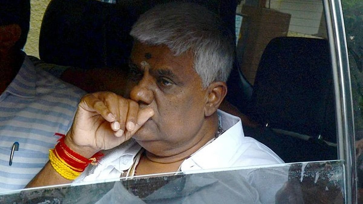 ಮಹಿಳೆ ಅಪಹರಣ ಪ್ರಕರಣ: ರೇವಣ್ಣ, ಎಸ್‌ಐಟಿ ಹಾಗೂ ದೂರುದಾರರಿಗೆ ಹೈಕೋರ್ಟ್ ನೋಟಿಸ್