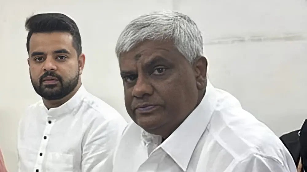 ಮಗನ ವಿರುದ್ಧದ ಗಂಭೀರ ಆರೋಪಗಳು ತಂದೆ ಜಾಮೀನು ತಿರಸ್ಕರಿಸಲು ಕಾರಣವಲ್ಲ: ವಿಶೇಷ ನ್ಯಾಯಾಲಯ!