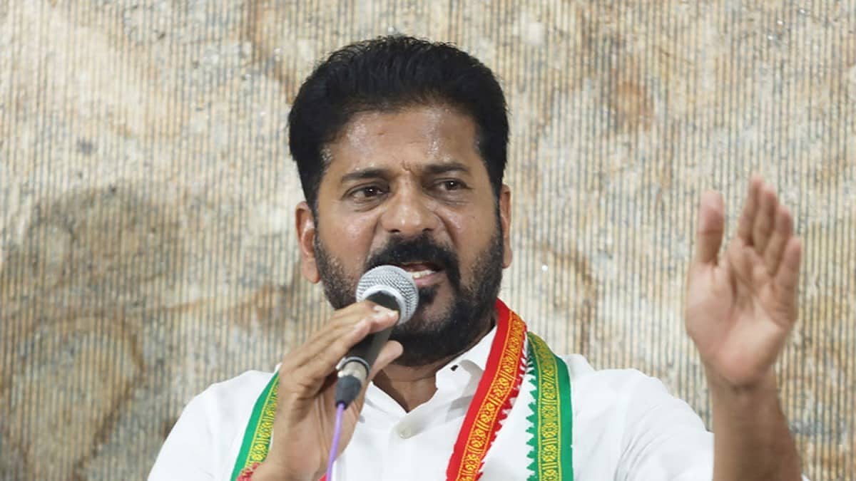 ನೀವು 75 ವರ್ಷಕ್ಕೆ ನಿವೃತ್ತರಾಗುತ್ತೀರಾ ಮೋದಿಯವರೇ?: ಪ್ರಧಾನಿಗೆ ತೆಲಂಗಾಣ ಸಿಎಂ ರೇವಂತ್ ರೆಡ್ಡಿ ಪ್ರಶ್ನೆ