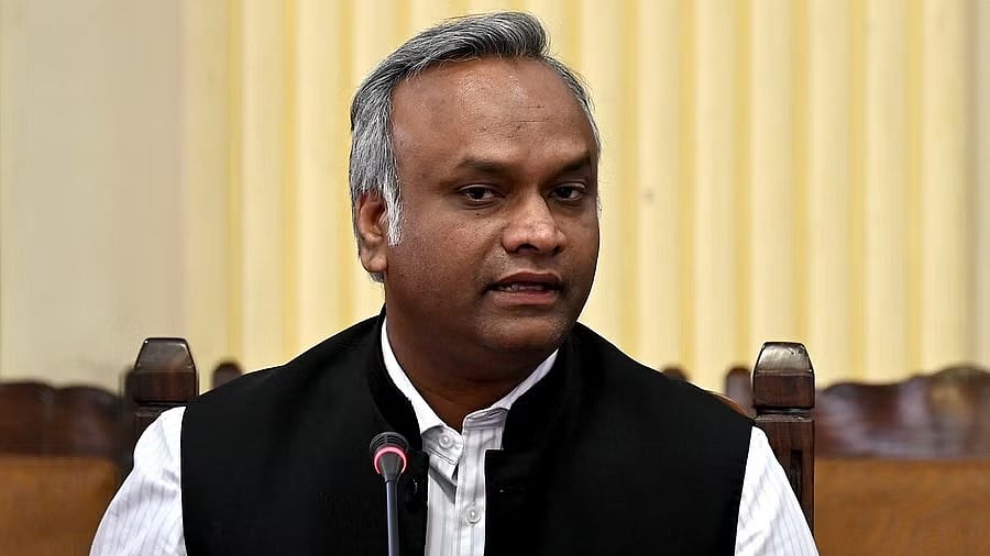 ರಾಜ್ಯದ ಬರ ಪರಿಸ್ಥಿತಿ ಬಗ್ಗೆ ಸಭೆ ನಡೆಸಲು ನೀತಿ ಸಂಹಿತೆ ಸಡಿಲಗೊಳಿಸಿ: ECಗೆ ಸಚಿವ ಪ್ರಿಯಾಂಕ್ ಖರ್ಗೆ ಒತ್ತಾಯ