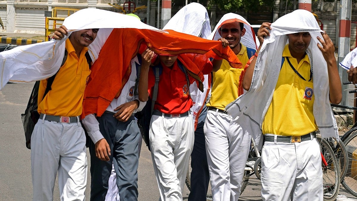 Delhi Summer: ದೆಹಲಿಯಲ್ಲಿ ರೆಡ್ ಅಲರ್ಟ್ ಘೋಷಿಸಿದ IMD, ಮಳೆಗಲ್ಲ... ಬಿಸಿಲಿಗೆ.. ತಾಪಮಾನ 44 ಡಿಗ್ರಿಗೆ ಏರಿಕೆ?