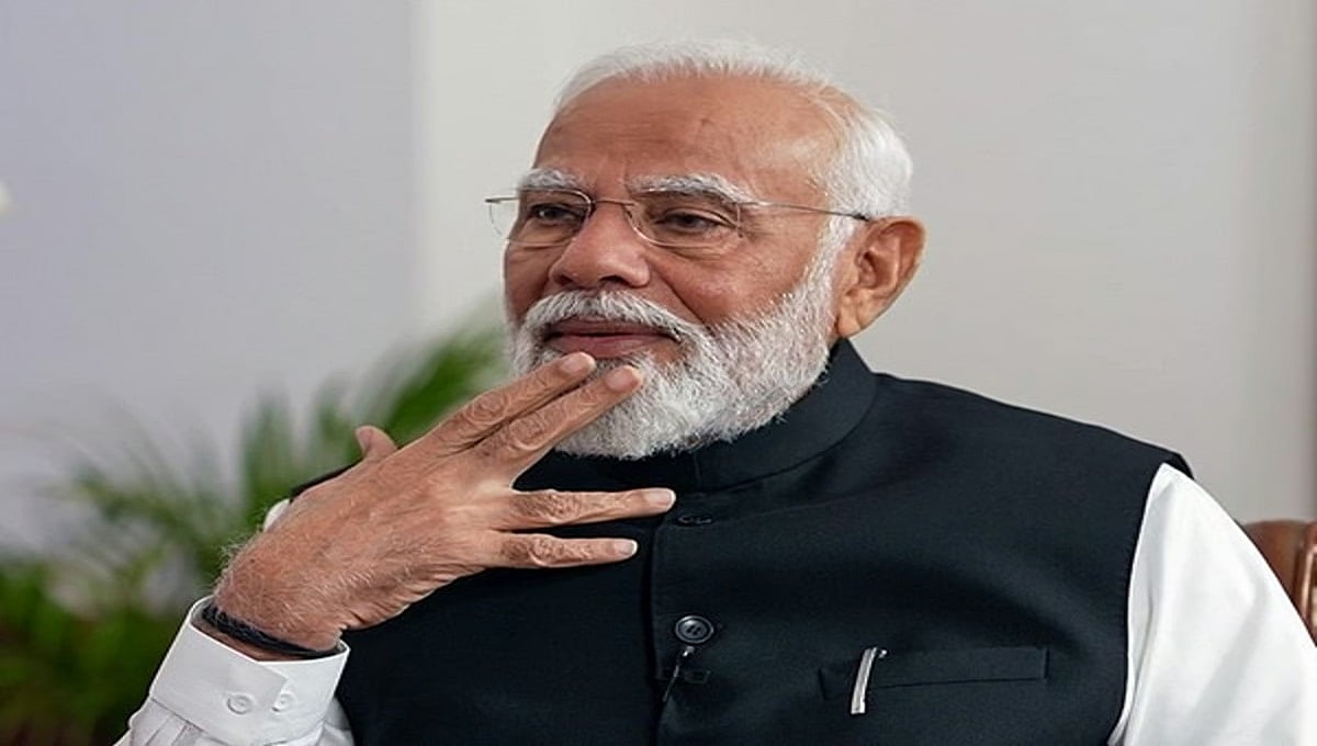 ಕಲಬುರಗಿ: ವಿಮಾನ ನಿಲ್ದಾಣದಲ್ಲಿ ಐದು ನಿಮಿಷ ಕಳೆದ ಪ್ರಧಾನಿ ನರೇಂದ್ರ ಮೋದಿ