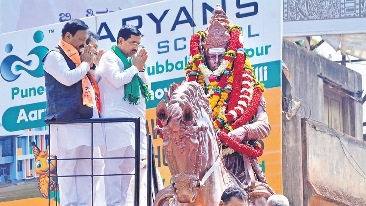 ದೇಶಾದ್ಯಂತ ಹಿಂದೂ ಜನಸಂಖ್ಯೆ ಕಡಿಮೆಯಾಗುತ್ತಿದೆ: ಕೇಂದ್ರ ಸಚಿವ ಪ್ರಲ್ಹಾದ್ ಜೋಶಿ ಕಳವಳ