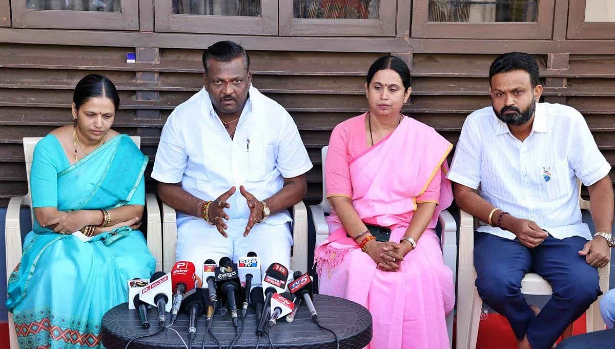 ಲೋಕಸಭೆ ಚುನಾವಣೆಯಲ್ಲಿ ಮೃಣಾಲ್ ಹೆಬ್ಬಾಳ್ಕರ್ ಬೆಂಬಲಿಸಿ: ನೇಹಾ ತಂದೆ ನಿರಂಜನ ಹಿರೇಮಠ ಮನವಿ