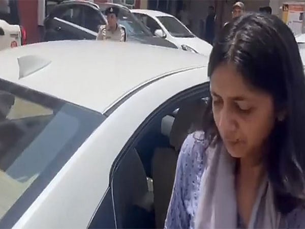 ಇದು ಸ್ವಾತಿ ಮಲಿವಾಲ್ ಸತ್ಯ: ವಿಡಿಯೋಗೆ ಎಎಪಿ ಪ್ರತಿಕ್ರಿಯೆ; ಕಾಪಾಡಿಕೊಳ್ಳಲು 'ರಾಜಕೀಯ ಹಿಟ್‌ಮ್ಯಾನ್' ಯತ್ನ ಎಂದ ಆಪ್ ಸಂಸದೆ!