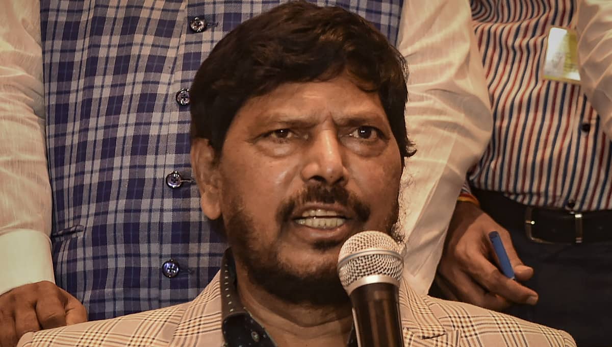 ಬಿಜೆಪಿ ಮತ್ತೆ ಅಧಿಕಾರಕ್ಕೆ ಬಂದರೆ ಸಂವಿಧಾನ ಬದಲಾವಣೆ: ರಾಹುಲ್ ಗಾಂಧಿ ವಿರುದ್ಧ ಚುನಾವಣಾ ಆಯೋಗಕ್ಕೆ ದೂರು