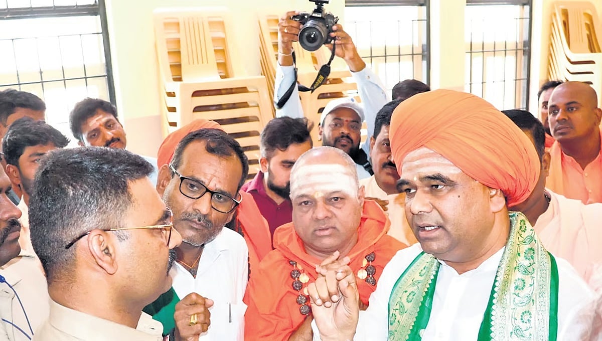 ಧಾರವಾಡ: ಜಾತಿ ಆಧಾರದ ಮೇಲೆ ಲಿಂಗಾಯತರ ಮತ ಚಲಾವಣೆ ಡೌಟ್; ಹಾಗಿದ್ದರೆ ಈ ಬಾರಿ ಗೆಲ್ಲೋದು ಯಾರು?