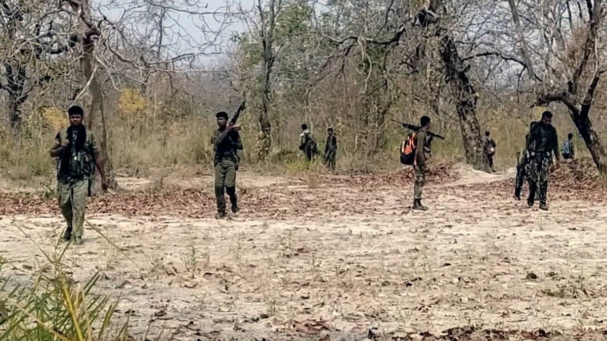 ಛತ್ತೀಸ್ಗಢ: ಇಬ್ಬರು ಮಹಿಳೆಯರು ಸೇರಿದಂತೆ 33 ನಕ್ಸಲೀಯರು ಪೊಲೀಸರಿಗೆ ಶರಣು