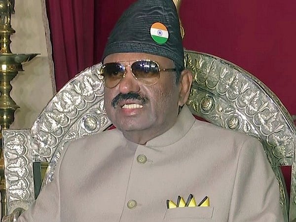 ಬಿಜೆಪಿ ಪರ ಪ್ರಚಾರ: ಪಶ್ಚಿಮ ಬಂಗಾಳ ರಾಜ್ಯಪಾಲರ ವಿರುದ್ಧ ಚುನಾವಣಾ ಆಯೋಗಕ್ಕೆ ಟಿಎಂಸಿ ದೂರು
