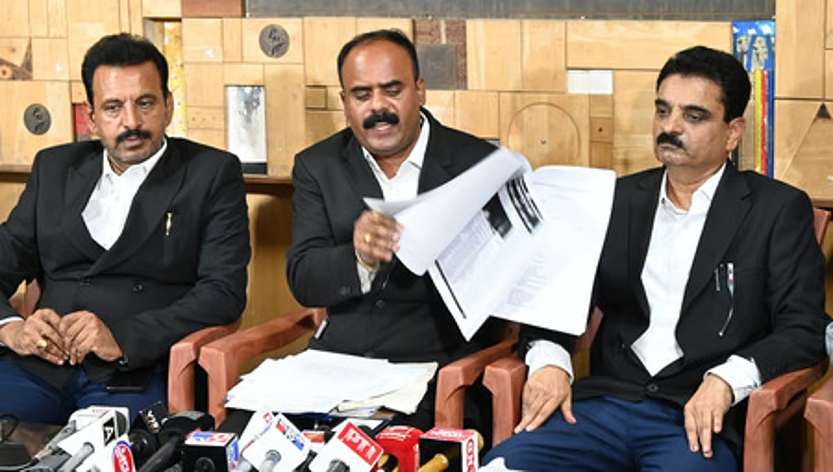 ಪ್ರಜ್ವಲ್ ಪೆನ್ ಡ್ರೈವ್ ಲೀಕ್ ಕೇಸ್: ದೇವರಾಜೇಗೌಡ ವಿರುದ್ಧ ರಾಜ್ಯ ವಕೀಲ ಪರಿಷತ್ತಿನಲ್ಲಿ ದೂರು ದಾಖಲು!