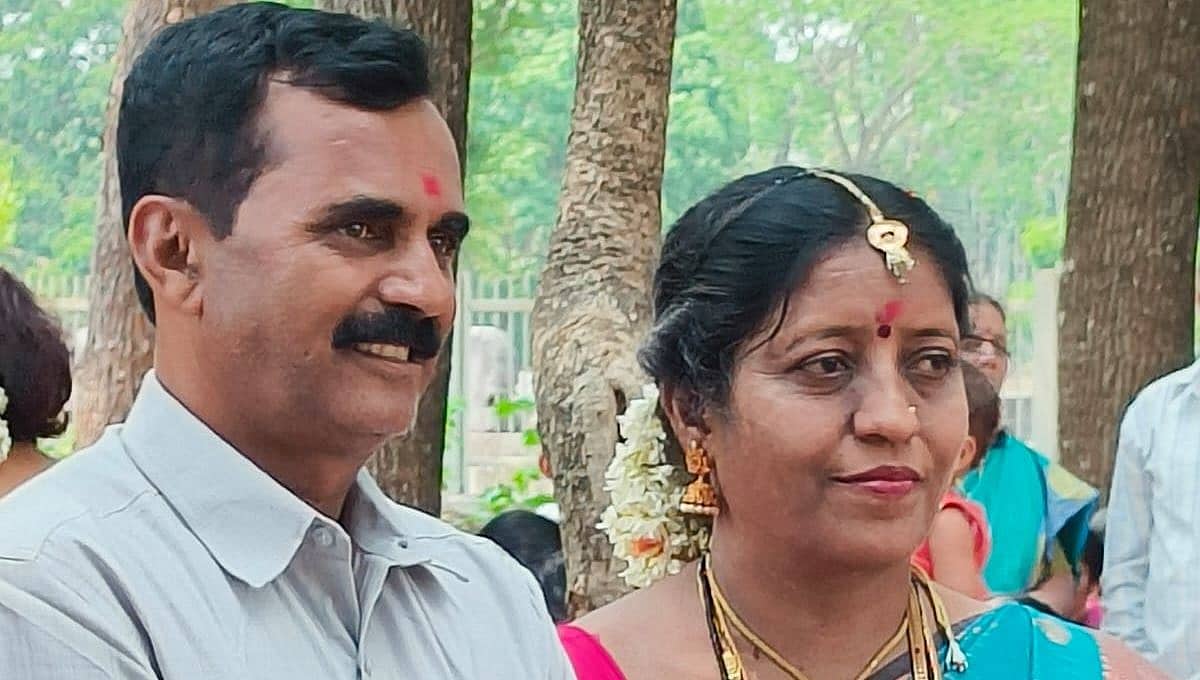 ಜನಾಂದೋಲನದಲ್ಲೇ ಜೀವನ ಕಳೆದ ಜೋಡಿ: 25 ವರ್ಷಗಳ ಸುದೀರ್ಘ ಪ್ರೀತಿ, 54ನೇ ವಯಸ್ಸಿನಲ್ಲಿ ವಿವಾಹ!