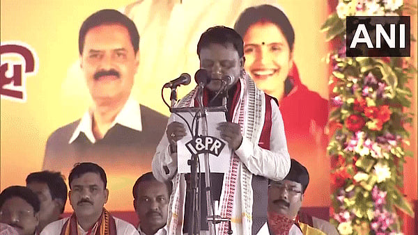 ಒಡಿಶಾ ನೂತನ ಮುಖ್ಯಮಂತ್ರಿಯಾಗಿ ಬುಡಕಟ್ಟು ನಾಯಕ ಮೋಹನ್ ಮಾಝಿ ಪ್ರಮಾಣ