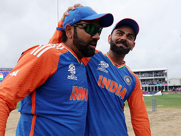 India vs Australia: ಎಂಎಸ್ ಧೋನಿ ಹಾದಿಯಲ್ಲಿ ಸಾಗುವಂತೆ ವಿರಾಟ್ ಕೊಹ್ಲಿ, ರೋಹಿತ್ ಶರ್ಮಾಗೆ ಸಲಹೆ!