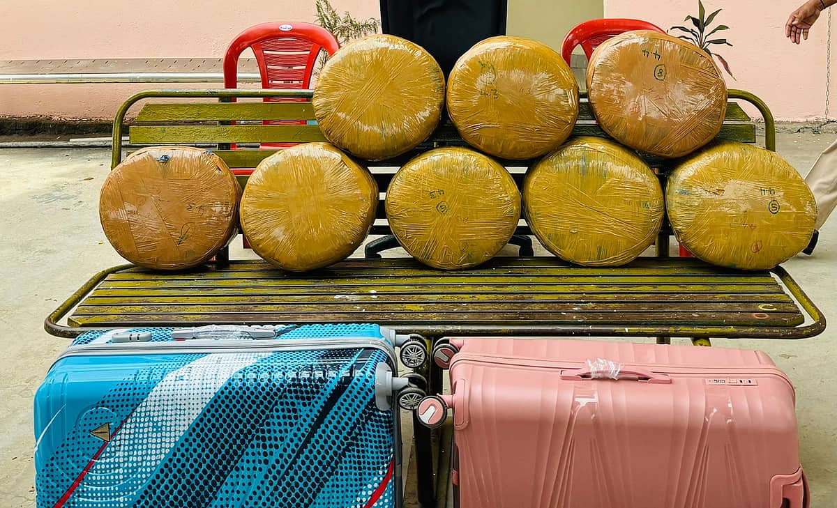 ಬೆಂಗಳೂರು: 65 ಕೆಜಿಗೂ ಅಧಿಕ ಗಾಂಜಾ ವಶ, ಇಬ್ಬರು ಪೆಡ್ಲರ್ ಗಳ ಬಂಧನ