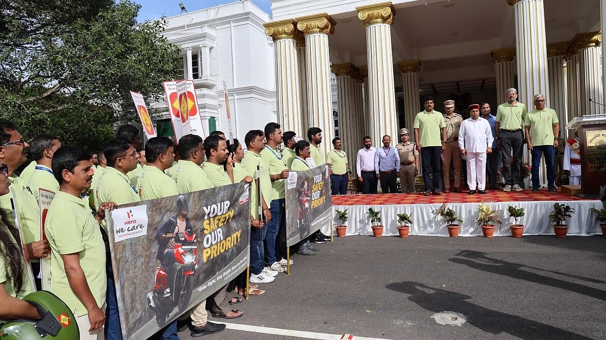 ರಸ್ತೆ ಸುರಕ್ಷತೆಗೆ ರ್‍ಯಾಲಿ: Hero MotoCorp ಜೊತೆ TNIE ಅಭಿಯಾನ: ರಾಜ್ಯಪಾಲ ಥಾವರ್ ಚಂದ್ ಗೆಹ್ಲೊಟ್ ಚಾಲನೆ