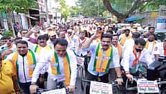 ಪೆಟ್ರೋಲ್-ಡಿಸೇಲ್ ಬೆಲೆ ಏರಿಕೆ ಖಂಡಿಸಿ ಸೈಕಲ್ ಜಾಥಾ: ಬಿಜೆಪಿ ನಾಯಕರನ್ನು ವಶಕ್ಕೆ ಪಡೆದ ಪೊಲೀಸರು!