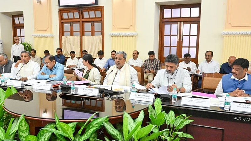 ವರ್ಗಾವಣೆ ವೇಳೆ ಕಾರ್ಯಕ್ಷಮತೆಯಷ್ಟೇ ಮಾನದಂಡ, ಬೇರೆ ಯಾವ ಪ್ರಭಾವಕ್ಕೂ ಮಣಿಯಲ್ಲ: ಅಧಿಕಾರಿಗಳಿಗೆ ಸಿಎಂ ಎಚ್ಚರಿಕೆ