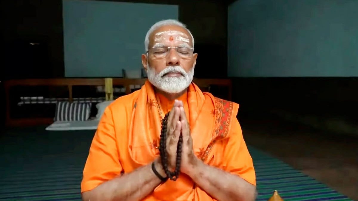 ಕನ್ಯಾಕುಮಾರಿ: 'ಸೂರ್ಯ ಅರ್ಘ್ಯ' ನೀಡುವ ಮೂಲಕ ಎರಡನೇ ದಿನದ ಧ್ಯಾನ ಆರಂಭಿಸಿದ ಪ್ರಧಾನಿ ಮೋದಿ