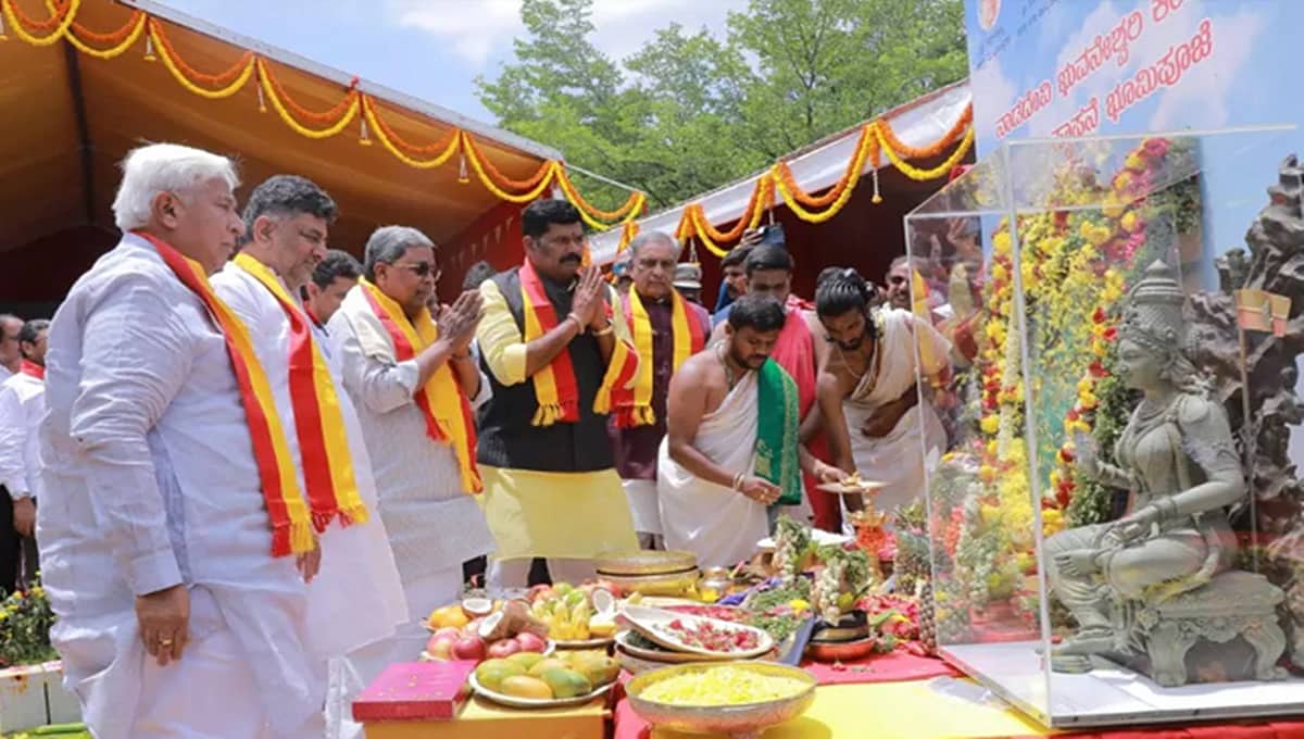 ವಿಧಾನಸೌಧ ಆವರಣದಲ್ಲಿ ಭುವನೇಶ್ವರಿ ಪ್ರತಿಮೆ ಸ್ಥಾಪನೆ: ಸಿಎಂ ಸಿದ್ದರಾಮಯ್ಯ ಭೂಮಿ ಪೂಜೆ
